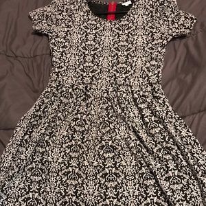 LuLaRoe Dresses - Amelia dress by LuLaRoe. Only worn once. LuLaRoe Dresses - Amelia dress by LuLaRoe. Only worn once.